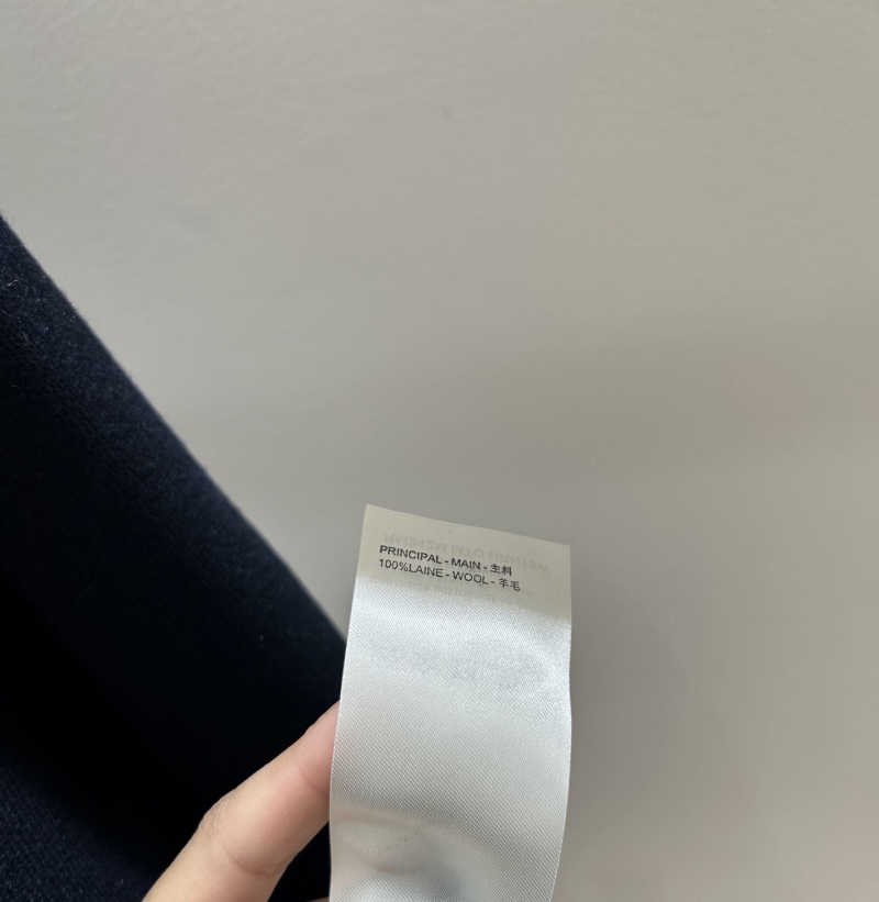 l0vis Vvtt0n outwear